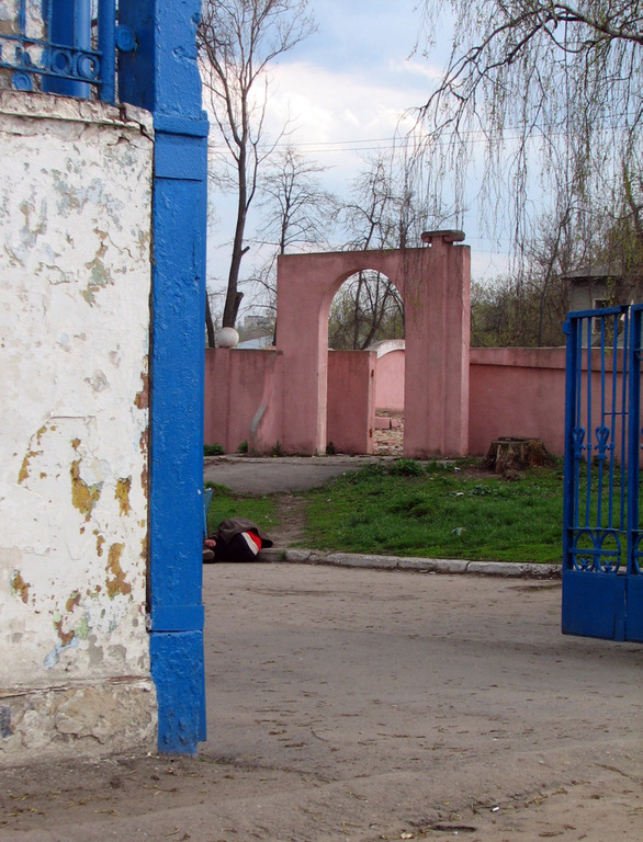 Город Ефремов. Сквер на центральной площади. Весна 2011.