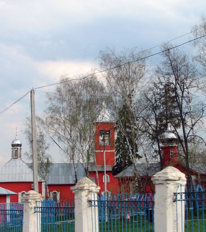 Город Ефремов, ансамбль церквей Троицы Живоначальной и Михаила Архангела. Весна 2011.