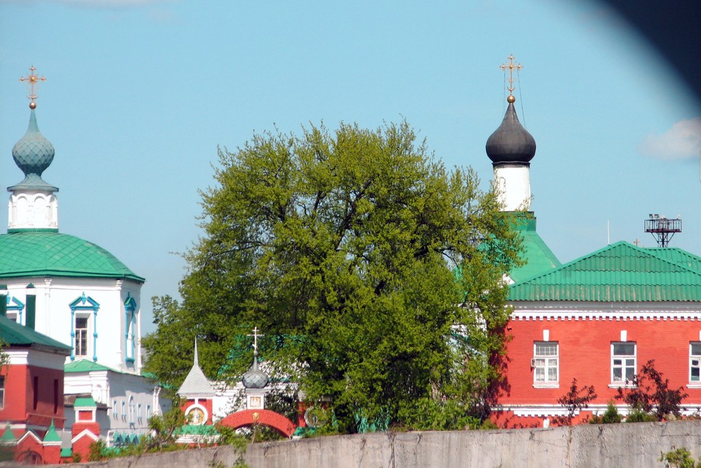Троицкий Рязанский мужской монастырь. Весна 2011.