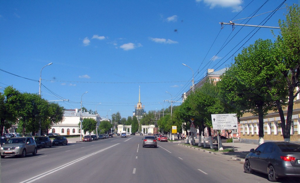 Рязань. Соборная улица, Соборная площадь и кремль. Весна 2011.
