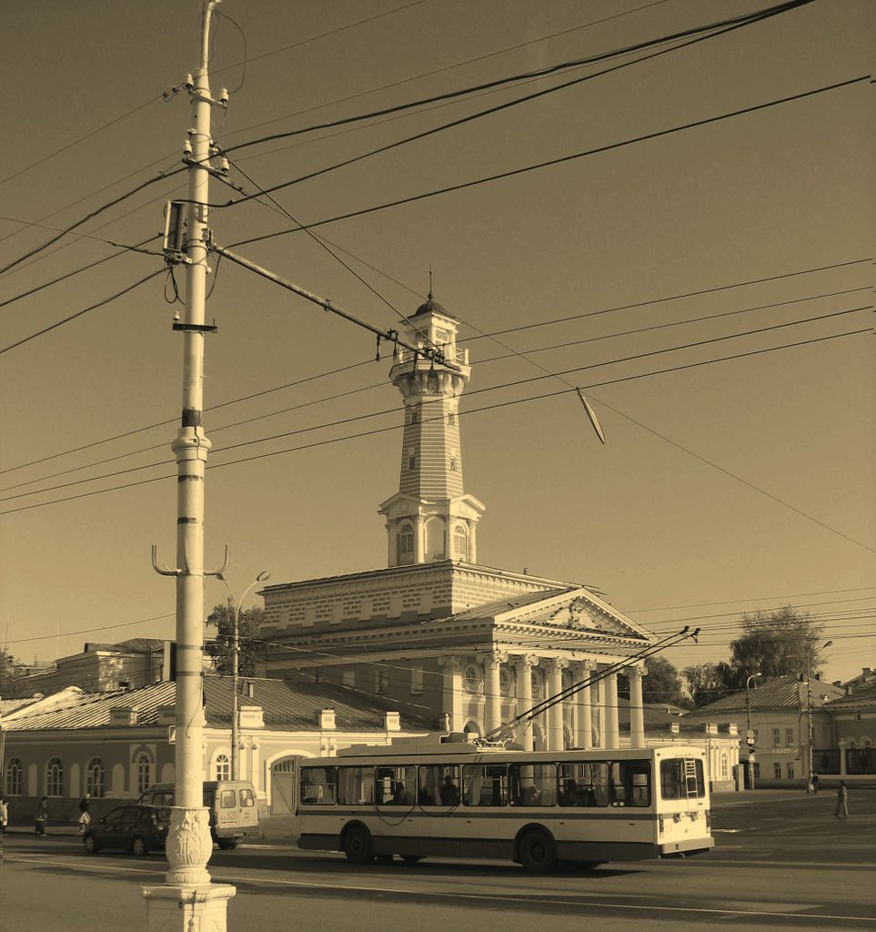 Кострома. Пожарная каланча на Сусанинской площади. Осень 2009.