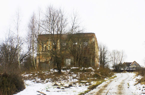 Руины усадьбы.