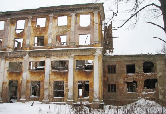 Московская область. Щелковский район, г. Лосино-Петровский, пансионат "Монино" . Усадьба Глинки. Зима 2009.