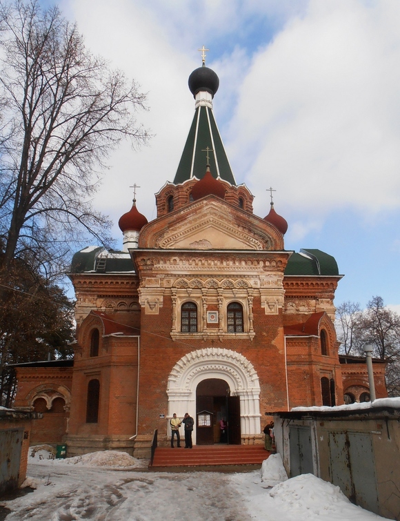 г. Серпухов. Храм Спаса Нерукотворного Образа. Весна 2012.