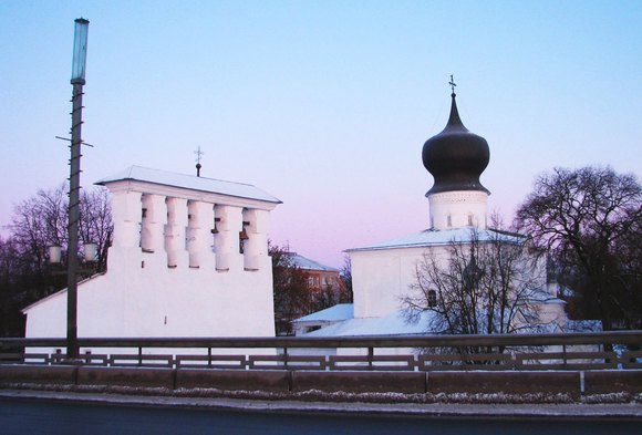 г. Псков. Церковь Успения Пресвятой Богородицы с Пароменья. Зима 2009.