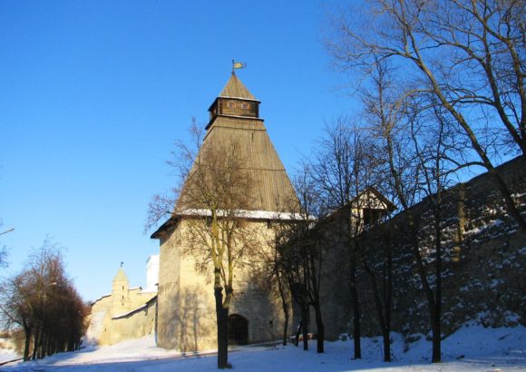 Башни Псковского кремля. Зима 2009.