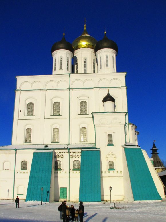 Троицкий собор в Псковском кроме. Зима 2009.