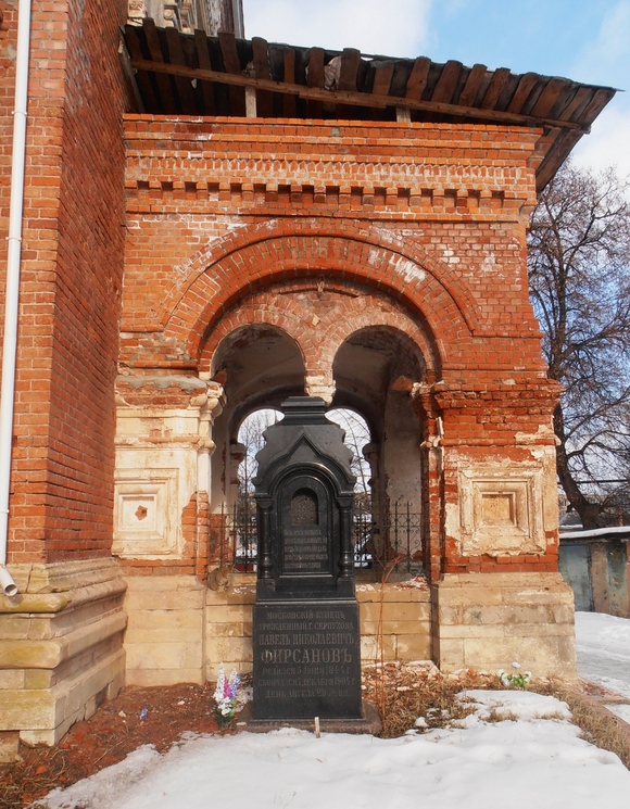 г. Серпухов. Храм Спаса Нерукотворного Образа. Весна 2012.