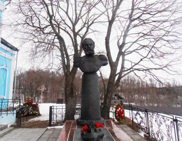 Могила Всеволода Фёдоровича Руднева. с. Савино Заокского района Тульской области. Весна 2012.