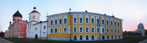 Московская обл., Чеховский р-н, с. Новый Быт, Вознесе́нская Дави́дова пу́стынь. Весна 2012.