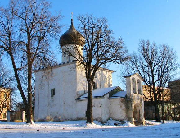 г. Псков. Церковь Георгия Победоносца со Взвоза. Зима 2009.
