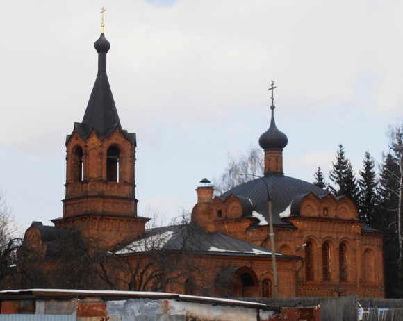 г. Серпухов. Церковь Покрова Пресвятой Богородицы в Заборье. Весна 2012.