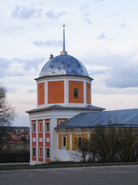 Московская обл., Чеховский р-н, с. Новый Быт, Вознесе́нская Дави́дова пу́стынь. Весна 2012.