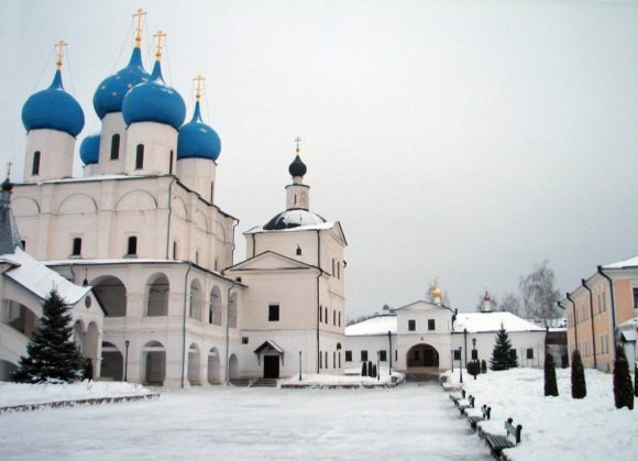 Московская область. г. Серпухов. Высоцкий монастырь. Зима 2011.