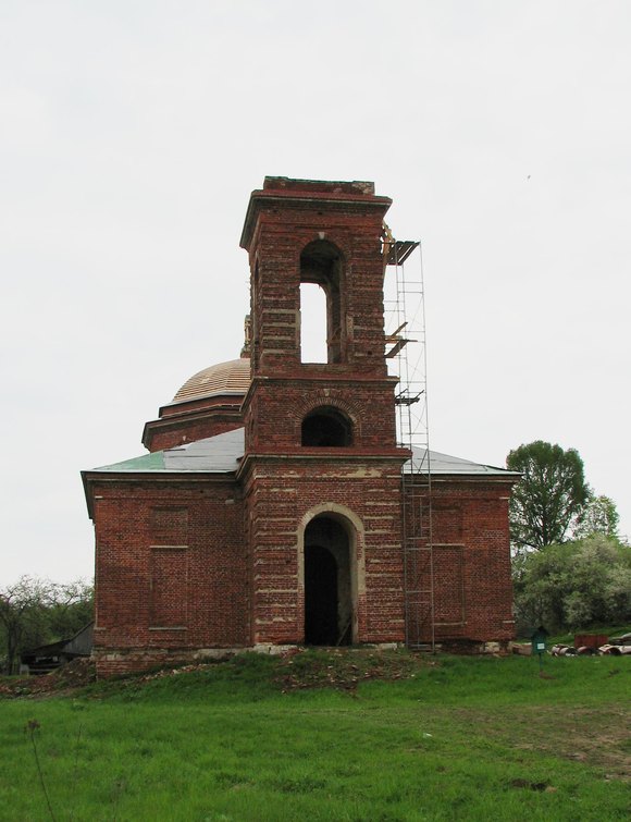 Тульская обл., Суворовский р-н, д. Ржавец 2-й. Май 2012.