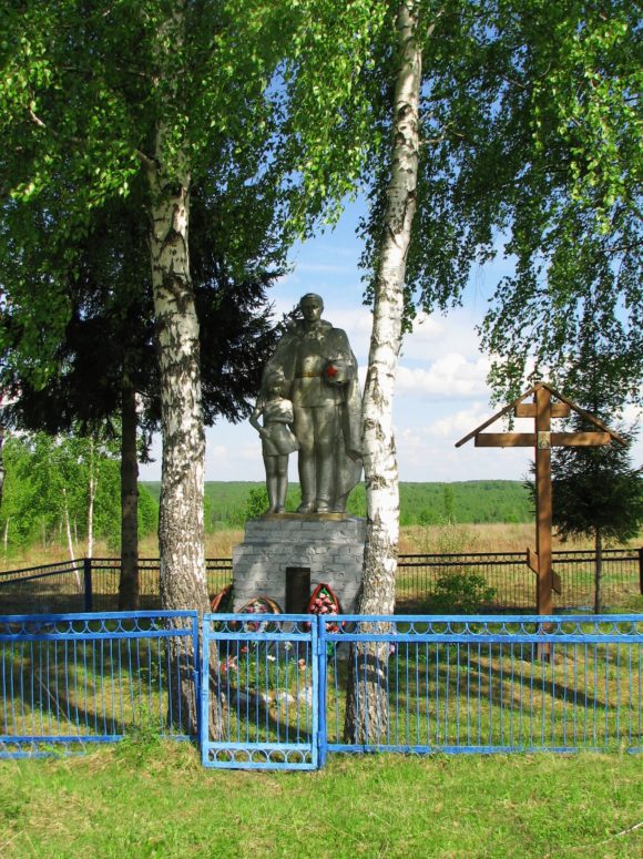 Россия, Калужская область, Козельский район, поселок Грязна. Май 2012.
