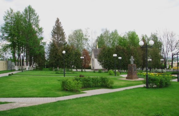 Мемориальная площадь героев Козельска. г. Казельск Калужской области. Май 2012.