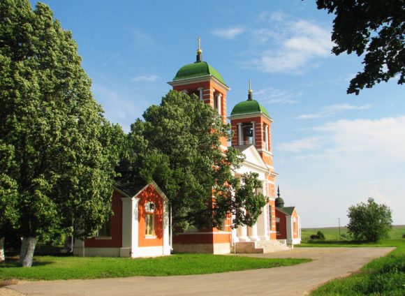 Рязанская область, Михайловский район, усадьба Красное. Казанская церковь. Лето 2012.