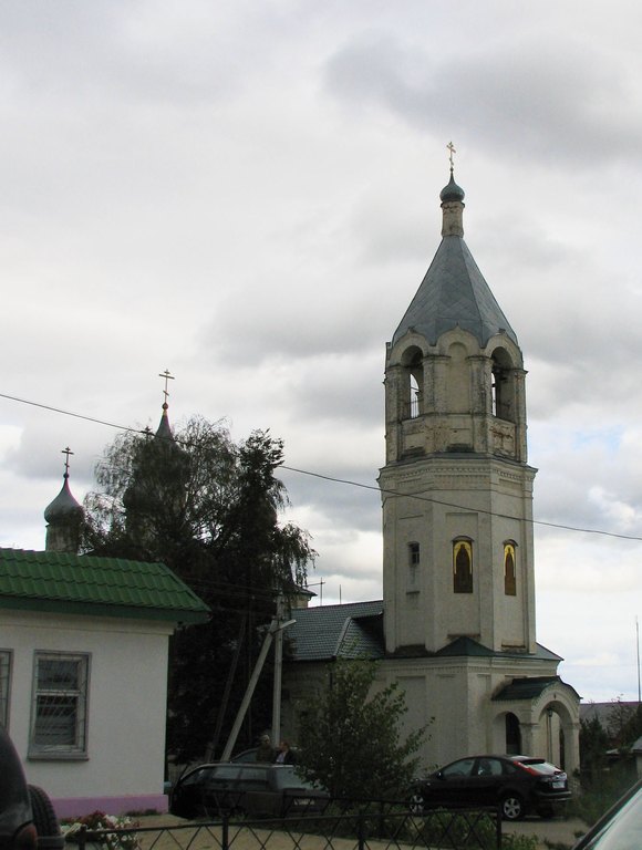 Церковь Николая Чудотворца в Тарутино. Калужская область, Жуковский район. Осень 2012.