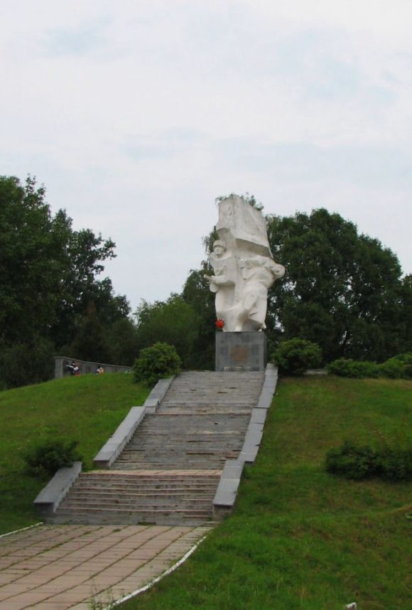 Калужская область, Малоярославецкий район, пос. Ильинсоке. Ильинский рубеж. Лето 2012.