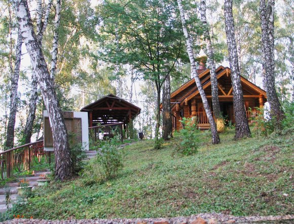 Московская область, Коломенский район, святой источник в Богдановке. Лето 2012.