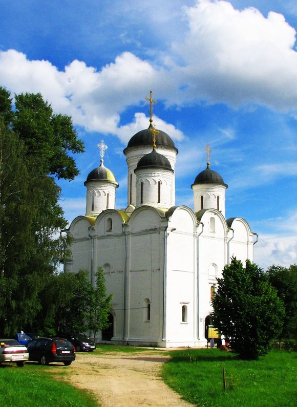 с. Микулино, Лотошинский район Московской области. Церковь Михаила Архангела. Лето 2012.