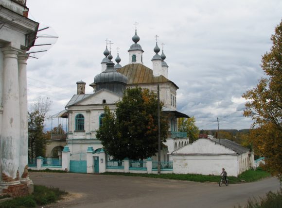 пос. Ле́жнево, Ивановской области. Осень 2012.