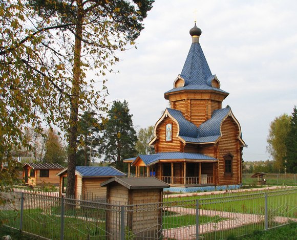 Костромская область, Островский район, село Адищево. Осень 2012.