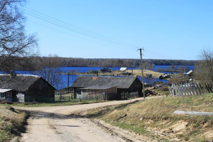 д. Заозерье Подпорожский район Ленинградской области. Весна 2005.