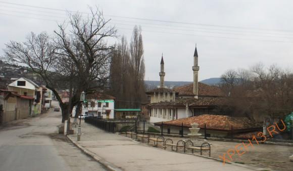 Украина, Крым, г. Бахчисарай. Весна 2013.