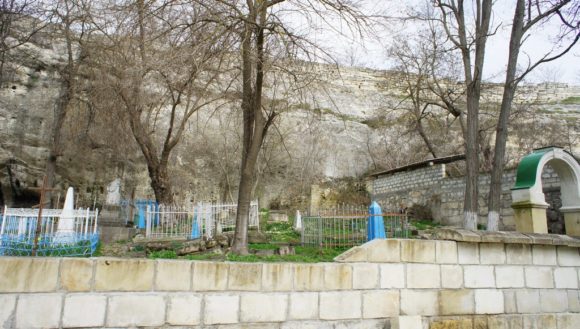 Украина, Крым, г. Инкерман. Весна 2013.