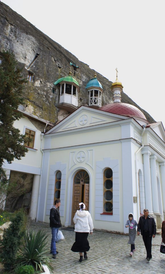 Украина, Крым, г. Инкерман. Весна 2013.