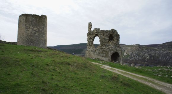 Украина, Крым, г. Инкерман. Весна 2013.