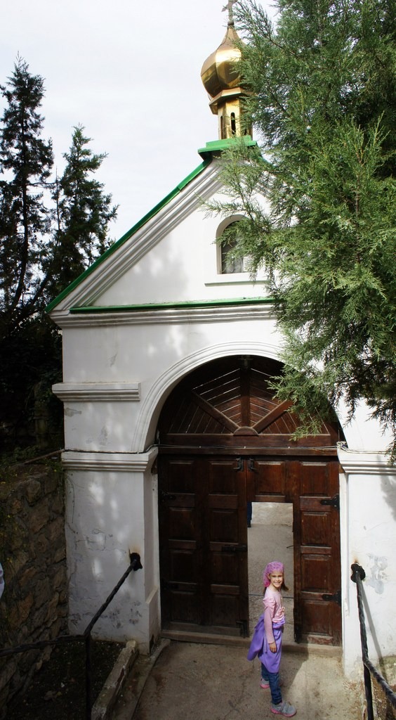 Украина, Крым, г. Инкерман. Весна 2013.