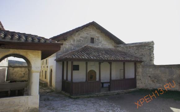 Украина, Крым, Бахчисарайский район, Чуфут-Кале. Весна 2013.