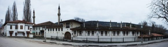 Украина, Крым, г. Бахчисарай. Весна 2013.