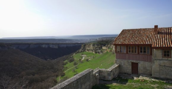 Украина, Крым, Бахчисарайский район, Чуфут-Кале. Весна 2013.