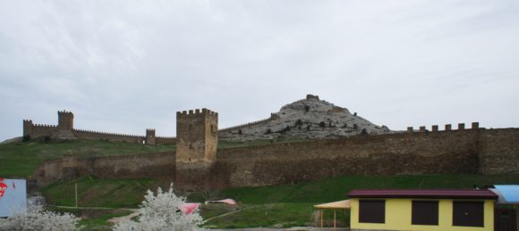 Украина, Крым, г. Судак. Весна 2013.