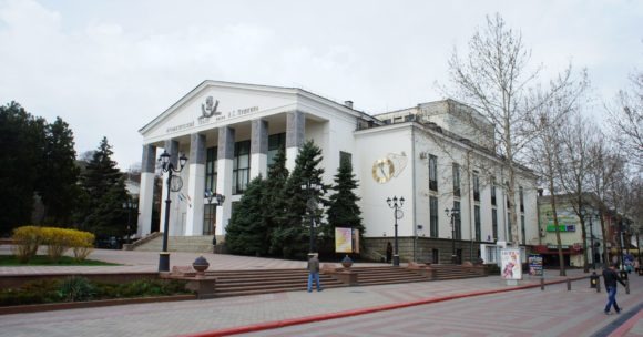 Украина, Крым, г. Керчь. Весна 2013.