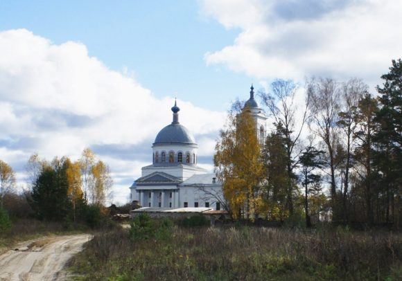Владимирская область, Судогодский район, с. Картмазово. Осень 2013. Церковь Воскресения Христова в Картмазове.