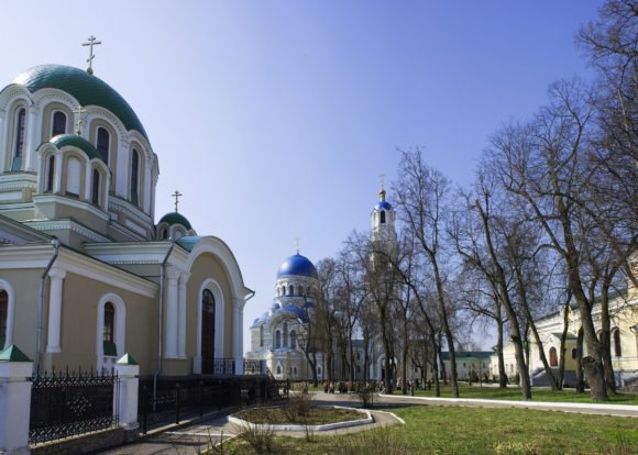 Калужская обл., Дзержинский р-н, с. Льва Толстого, Свято-Тихонова Пустынь. Весна 2014.
