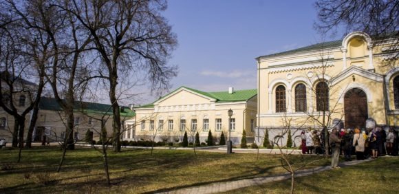 Калужская обл., Дзержинский р-н, с. Льва Толстого, Свято-Тихонова Пустынь. Весна 2014.