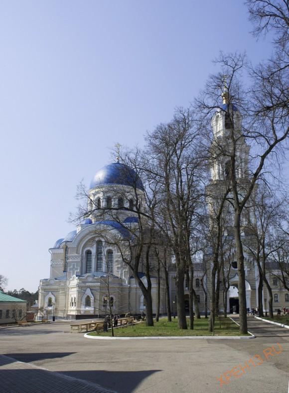 Калужская обл., Дзержинский р-н, с. Льва Толстого, Свято-Тихонова Пустынь. Весна 2014.