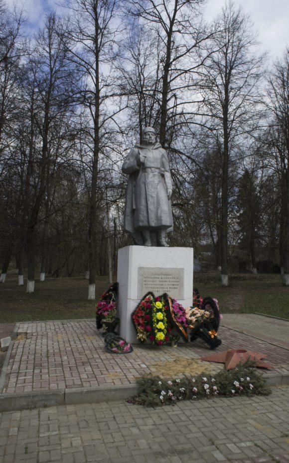 Калужская обл., Думиничский р-н, пос. Думиничи Калужская обл., Думиничский р-н, пос. Думиничи