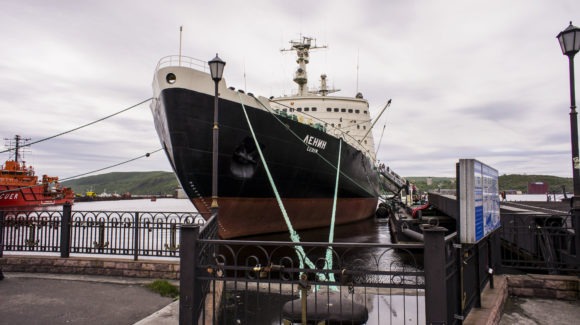 Кольский полуостров, г. Мурманск, а\л "Ленин". Лето 2014.