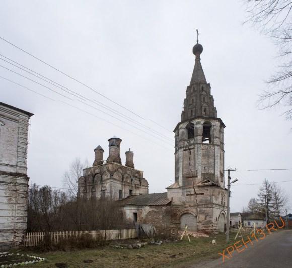 Изначально - храм мужского Воскресенского монастыря, основанного галичским князем Федором Семеновичем ок. 1335 и упраздненного в 1764.