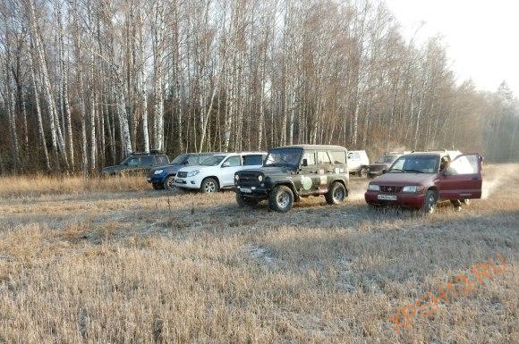 Но вот случается первая остановка, Василий интересуется, нормально ли все едут. Народ голосит "Медленно!", а Саша добавляет, что на нас не надо обращать внимания - мы катаемся :)