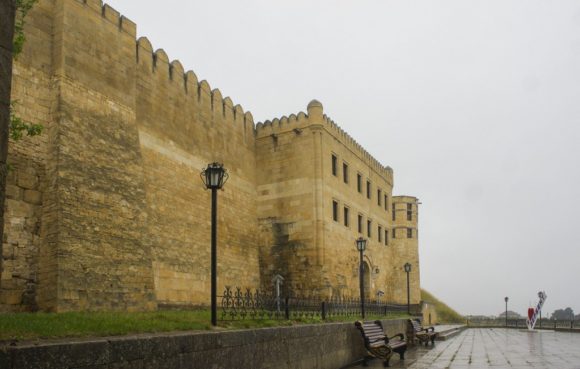 Главный вход в крепость.