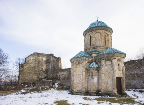 Безусловной доминантой крепости является церковь Кветера, построенная в 10 веке.