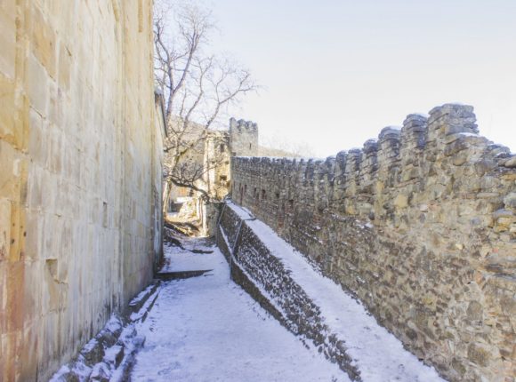 Грузия, крепость Ананури. Зима 2016.